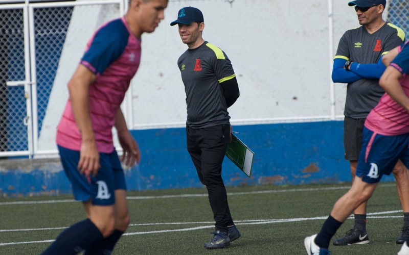 Juan Cortés confía en su equipo para el debut con Alianza en la Concacaf