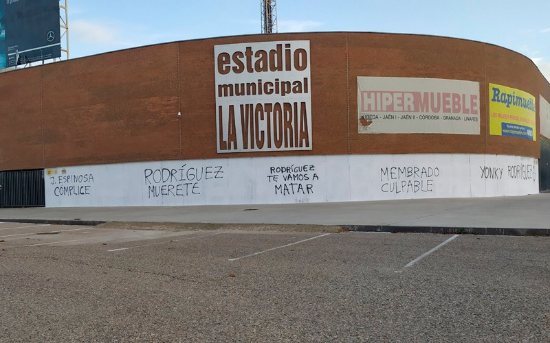 Pintadas en La Victoria contra Andrés Rodríguez