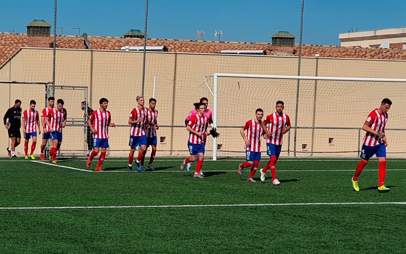 El Porcuna suma su primer punto en un empate sin goles ante el Huétor Vega