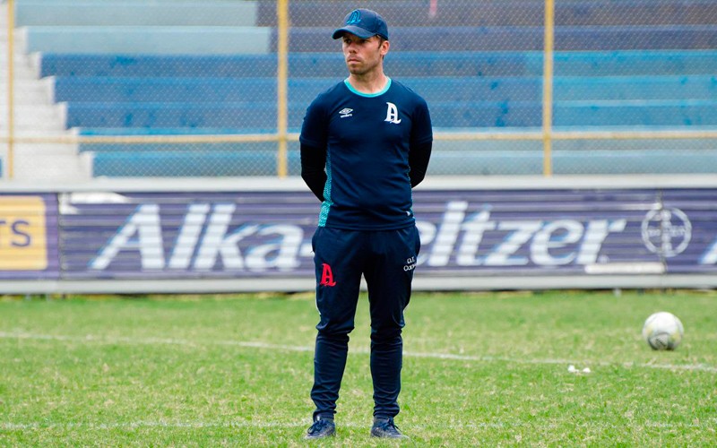 El jiennense Juan Cortés, destituido como técnico de Alianza FC