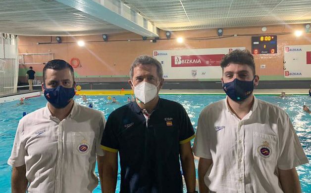 Sergio Jiménez arbitró el Leioa-Mediterrani, duelo de la máxima categoría de waterpolo femenino
