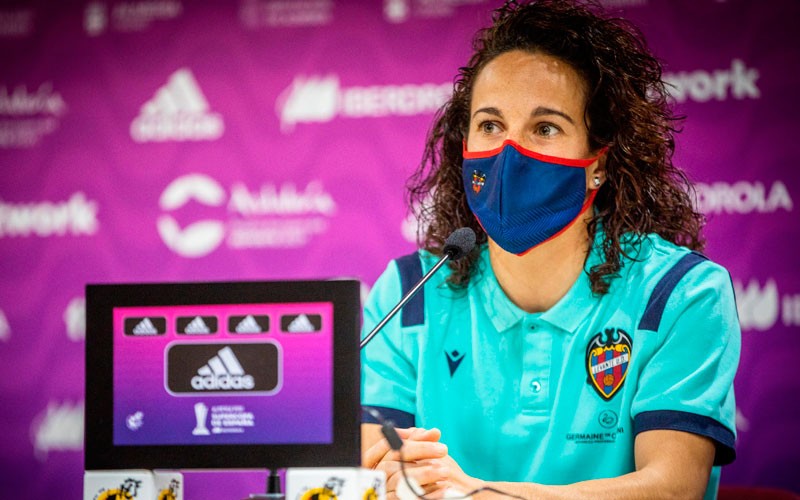 maria alharila capitana levante ud