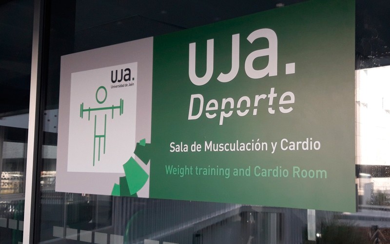 La UJA informa de la apertura de las instalaciones como salas de musculación y cardio y pistas de pádel