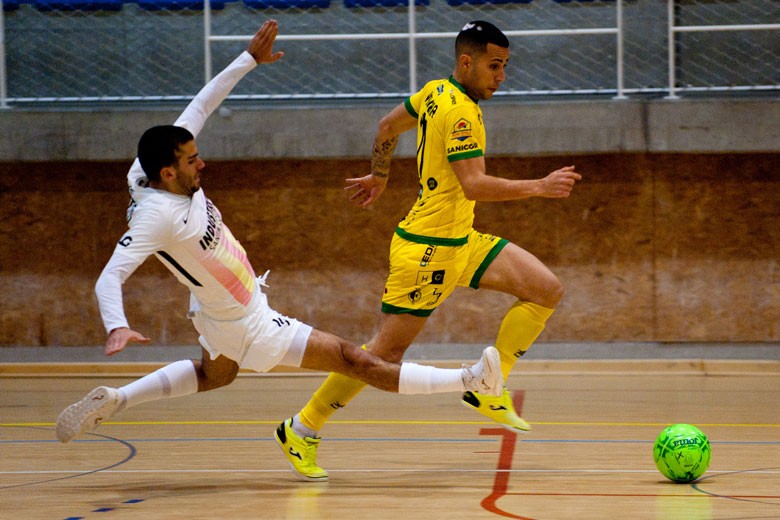 Jaén Paraíso Interior y Santa Coloma firman tablas en un disputado partido