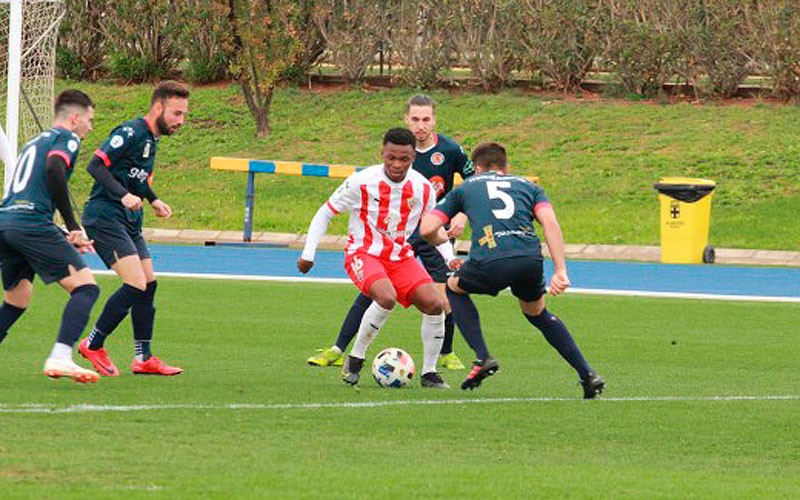 Un golazo de Ramazani tumba al Torredonjimeno frente al Almería B