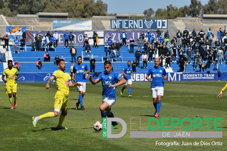 El Linares Deportivo afronta seis partidos más para meterse en el playoff de ascenso a Segunda