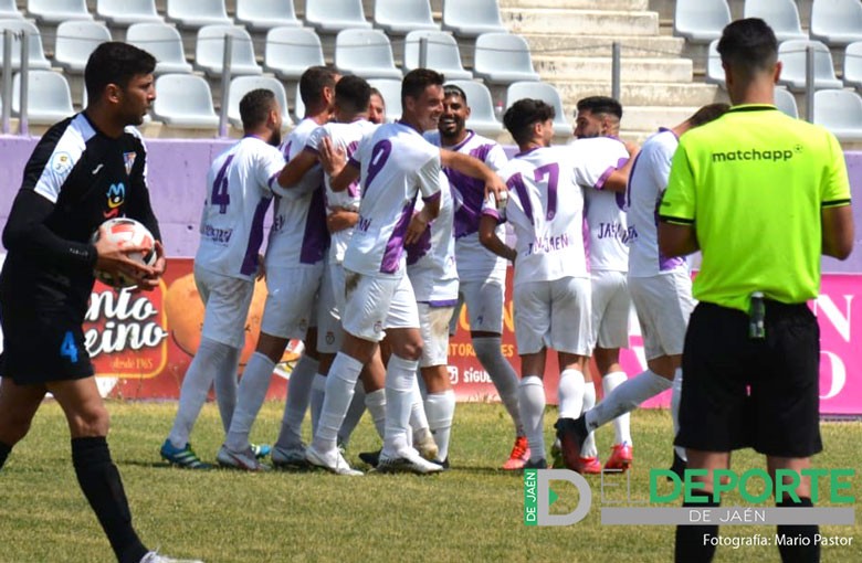 El Real Jaén vence por la mínima al Melilla