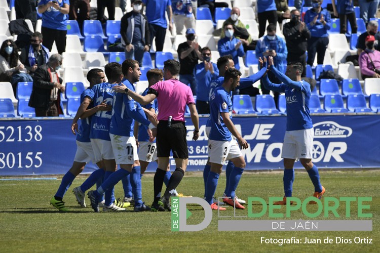 El Linares Deportivo informa que uno de sus futbolistas es positivo por Covid-19