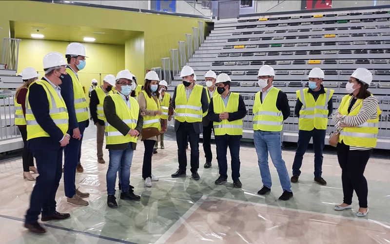 Los diputados provinciales visitan el Olivo Arena