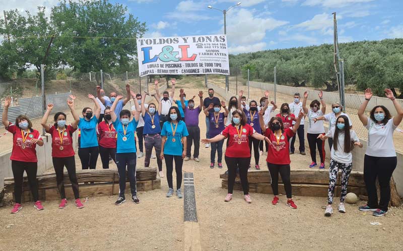 Estrella Martín y Guada Ruzafa, campeonas en los nacionales por parejas femeninas de bolo andaluz