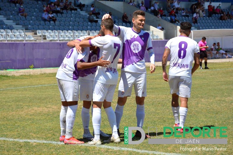 El Real Jaén suma frente al Alhaurino un nuevo triunfo en casa