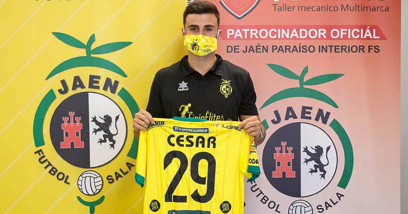 césar velasco en su presentación con el Jaén FS