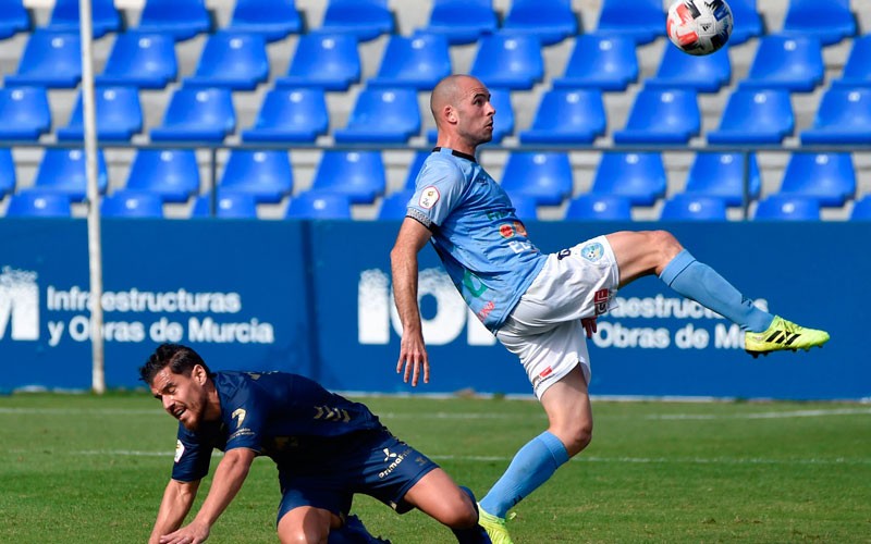 Ion Etxaniz, nuevo delantero para el Linares Deportivo