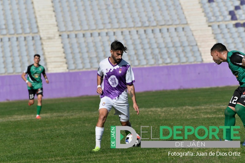 Fran Moreno continuará ocupando el lateral zurdo del Real Jaén