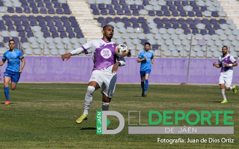 Juan Carlos, primer renovado en la plantilla del Real Jaén