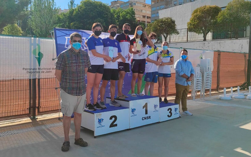 El Navial se lleva el triunfo en el campeonato andaluz infantil de natación