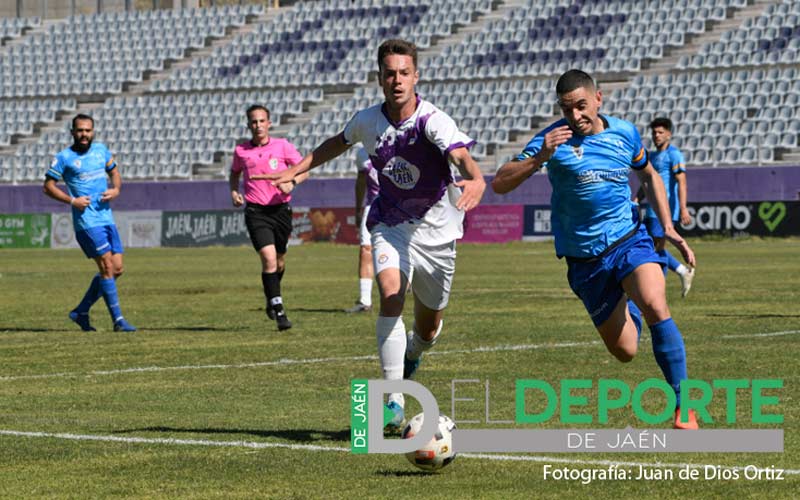 El Real Jaén ficha a Diego Gámiz y renueva a Pekes