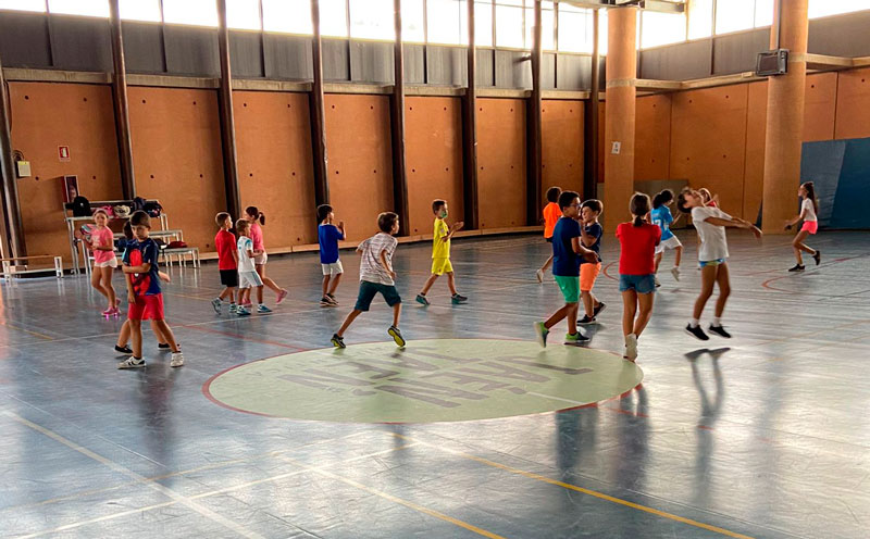 Casi 300 niños y niñas disfrutan de las Escuelas Deportivas Municipales de la capital en agosto