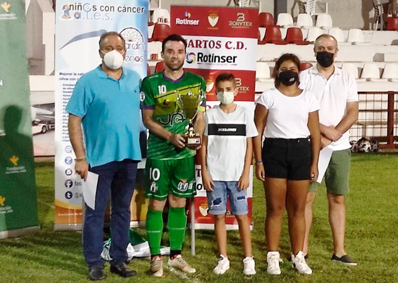 El Atlético Mancha Real vence al Martos en el partido solidario a beneficio de ALES