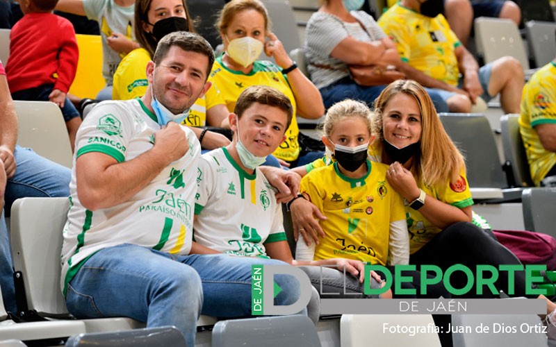 La afición en el Olivo Arena (X Trofeo El Olivo)