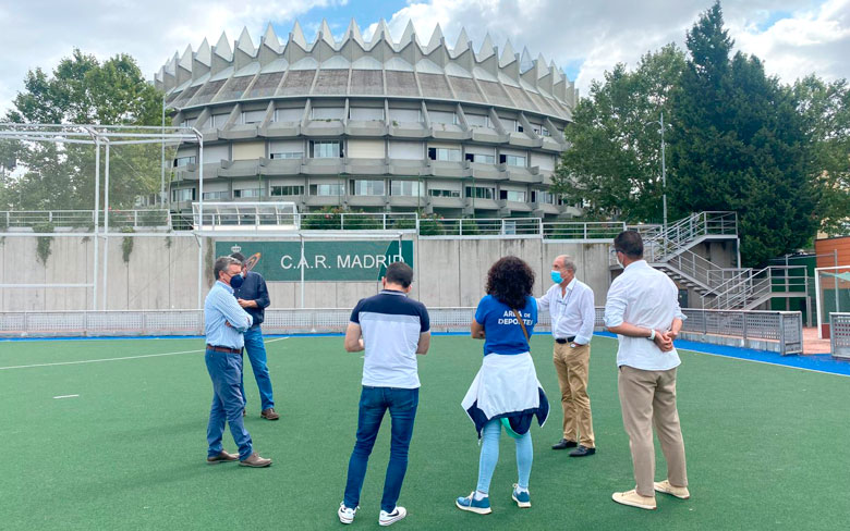 El Ayuntamiento de Alcalá la Real sustituirá el césped del campo de hockey