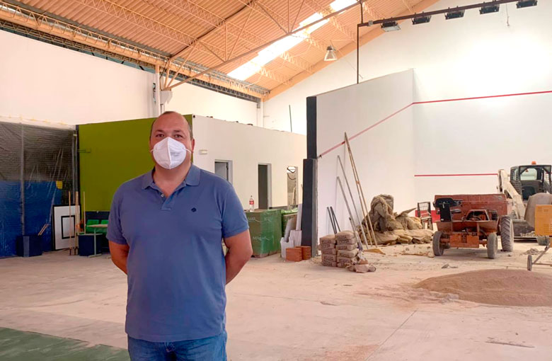 El Ayuntamiento de Baeza transforma las pistas de squash en una sala polivalente de crossfit