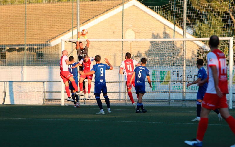 El Marbella se lleva los tres puntos frente al CD Torreperogil