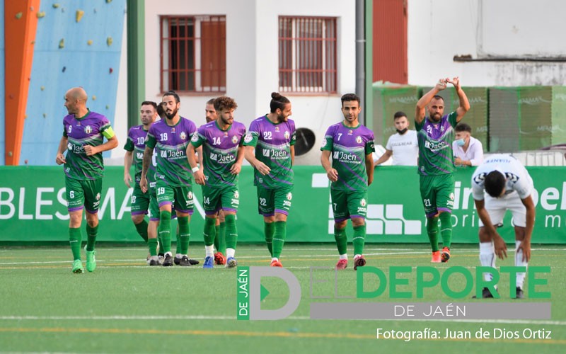 El Mancha Real brinda a su afición el primer triunfo de la temporada