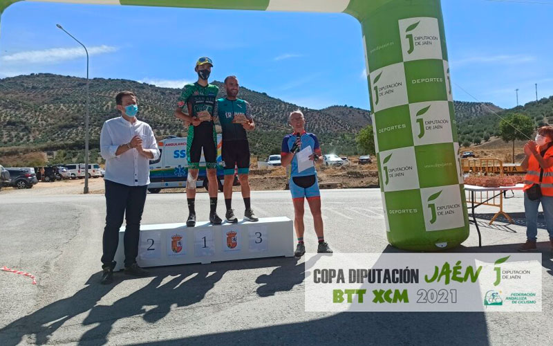 Ignacio Rodríguez e Isabel Peña, ganadores de la I Maratón en BTT La Sierra