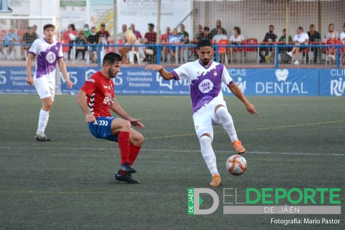 El Real Jaén se estrena en liga con una derrota en Torre del Mar