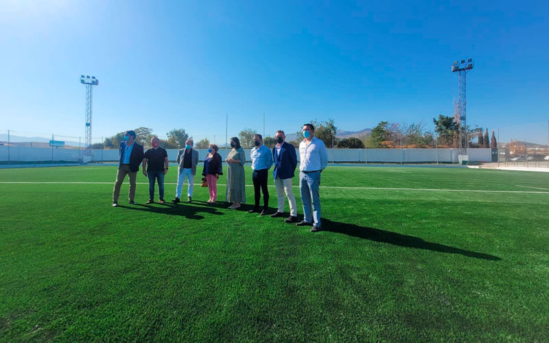 El campo de Las Lagunillas estrena césped y mejoras en las instalaciones