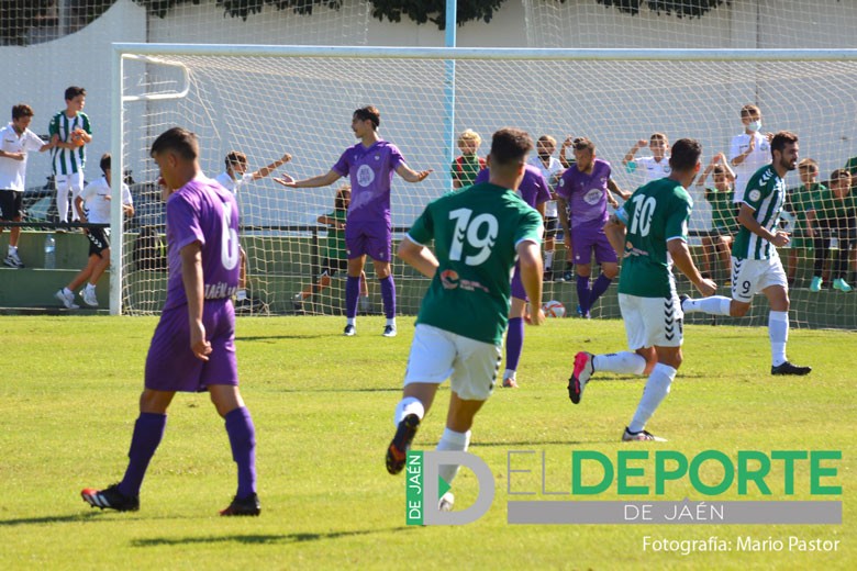 El Real Jaén sufre una goleada ante el Juventud de Torremolinos