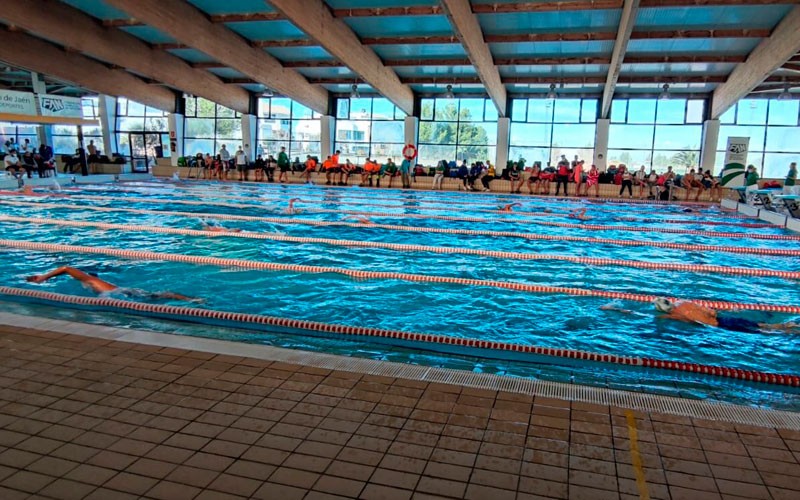 El Navial conquista el título andaluz de natación de larga distancia celebrado en Jaén