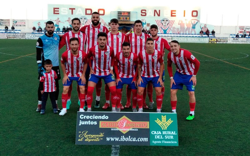 El Atlético Porcuna se impone al Alhaurino y sale del descenso