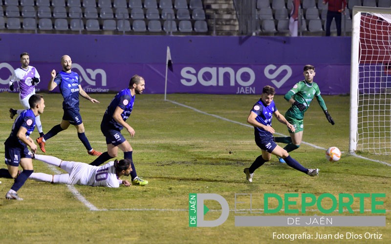 Empate insípido entre Real Jaén y Torreperogil