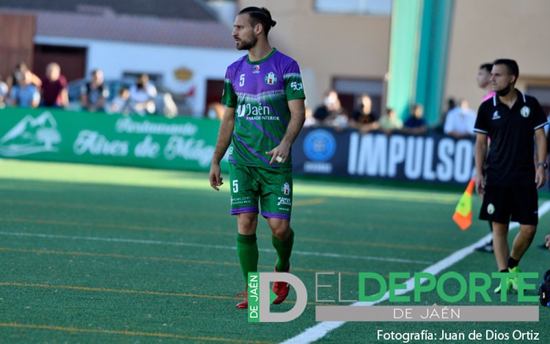 El Mancha Real pierde por la mínima ante el Atlético Levante y sigue en la zona de peligro