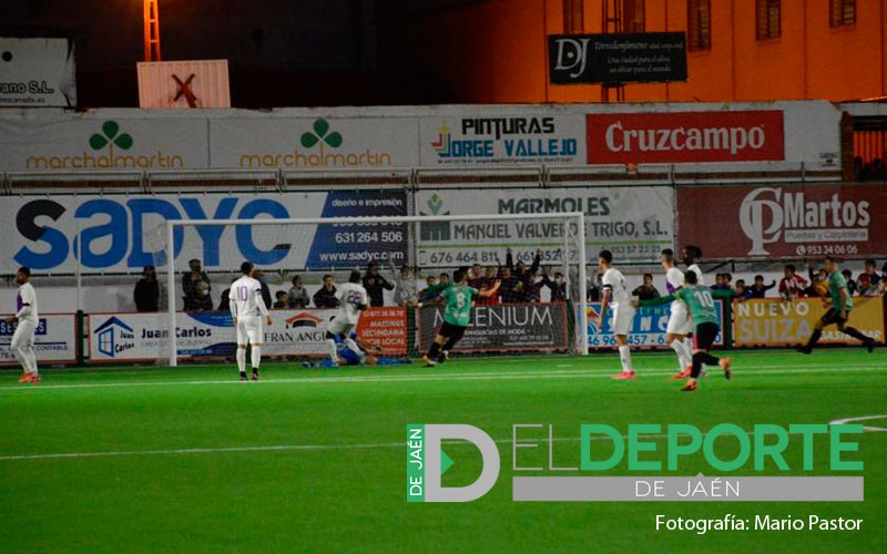 Victoria del Torredonjimeno ante un Real Jaén sin mordiente ofensiva