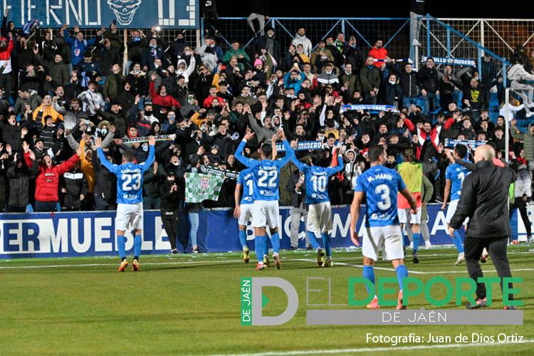 Autobuses gratuitos y pantalla gigante para seguir al Linares en el playoff