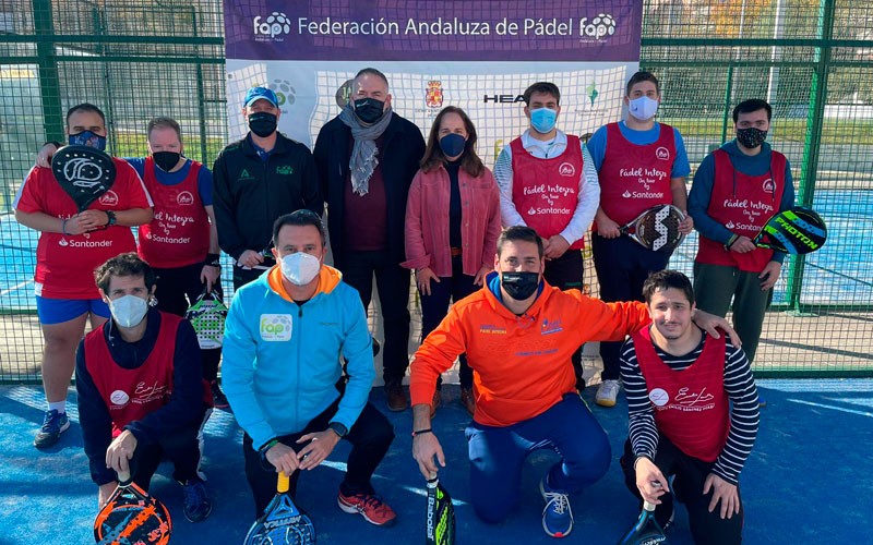 Una veintena de deportistas participa en las Jornadas de Pádel Adaptado