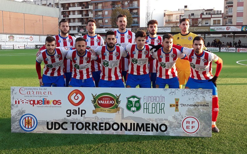 Una mala primera mitad condena al Torredonjimeno ante el Huétor Tájar