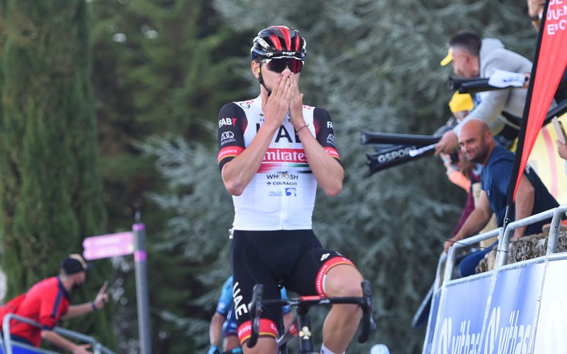 Alessandro Covi vence en la Fortaleza de la Mota para colocarse líder de la Vuelta a Andalucía