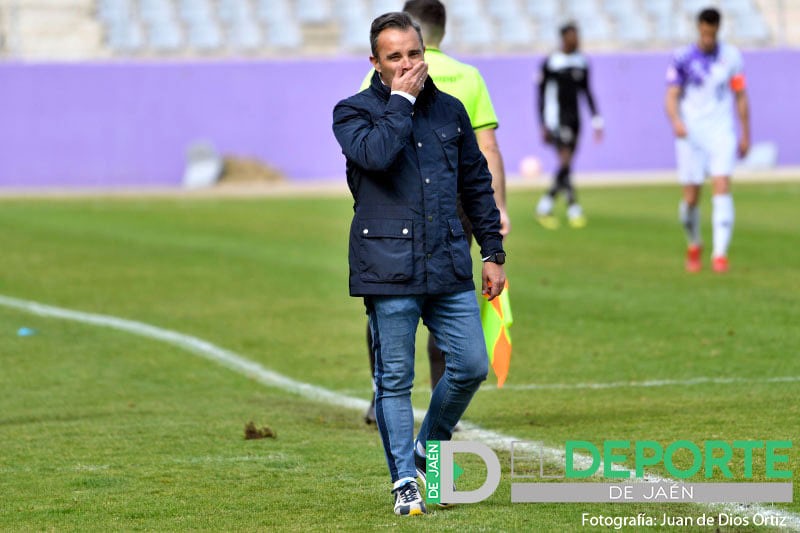 Juan Arsenal deja de ser el entrenador del Real Jaén