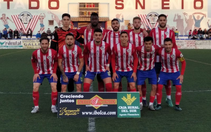 Acosta lidera el triunfo del Atlético Porcuna para seguir la estela del playoff de ascenso