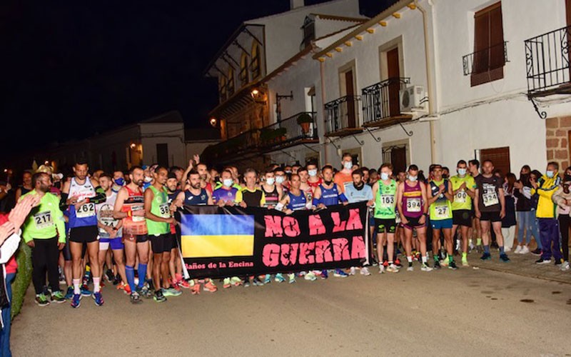 Andrés Morales y María del Mar Reyes se llevan la Legua Nocturna de Baños de la Encina