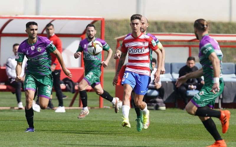 El Recreativo Granada tumba al Atlético Mancha Real