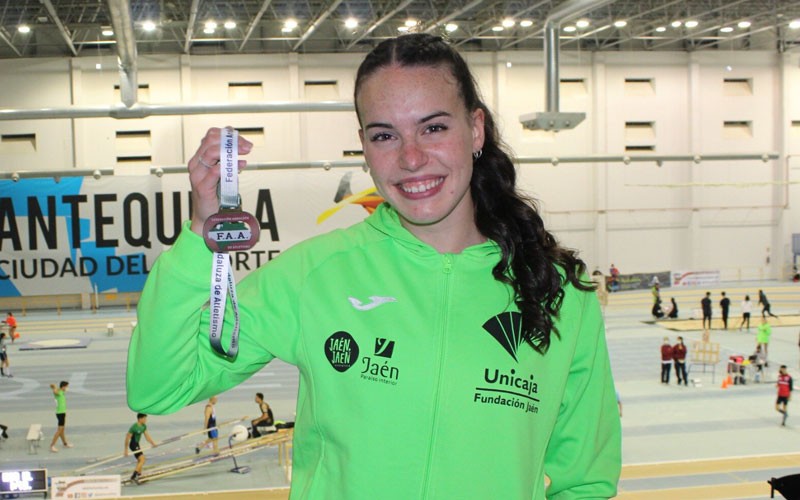 Unicaja Atletismo suma una decena de medallas en el Andaluz de Pista Cubierta