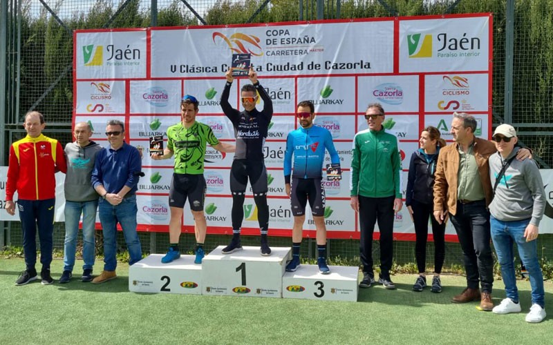 La V Clásica ‘Ciudad de Cazorla’ reunió a los ciclistas más destacados del circuito máster