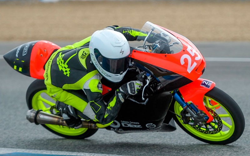 Jesús Torres completa con éxito los test oficiales de ESBK en Jerez