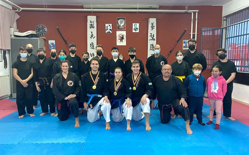 El Club Estudio Martos de Linares logra 17 podios en el Nacional de Kenpo