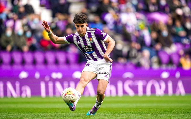 El Eibar sigue en cabeza y el Valladolid ya está al acecho